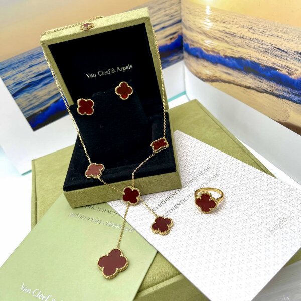 Люксовые копии  Van Cleef 